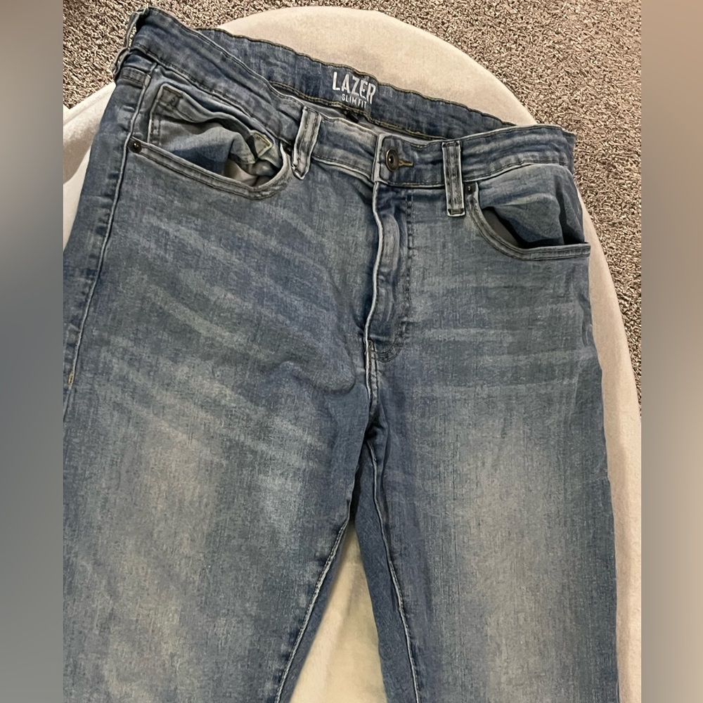 Preowned Men’s brand Lazer Slim Fit Jeans. Size 34 x 32. High Stretch Fabric.